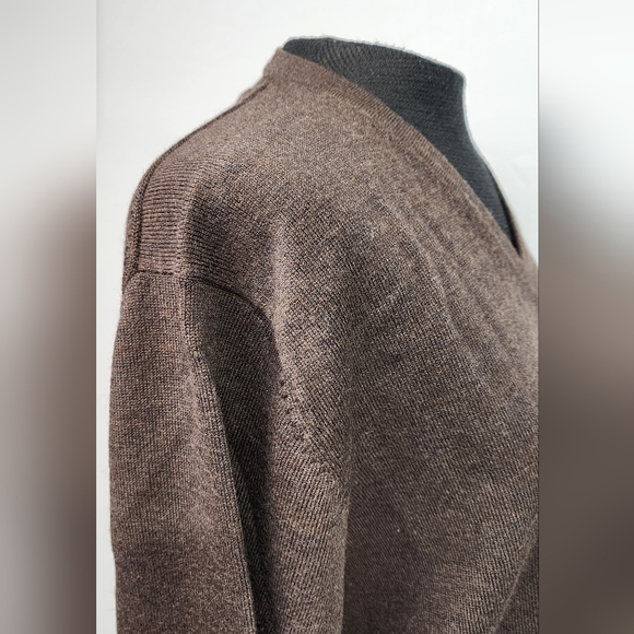 💪BROOKS BROTHERS "STRETCH" MERANO WOOL MEN'S V NECK SWEATER 💪 - Picture 7 of 13